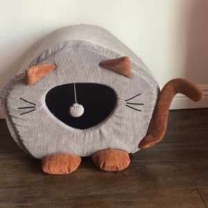 cat shaped bed